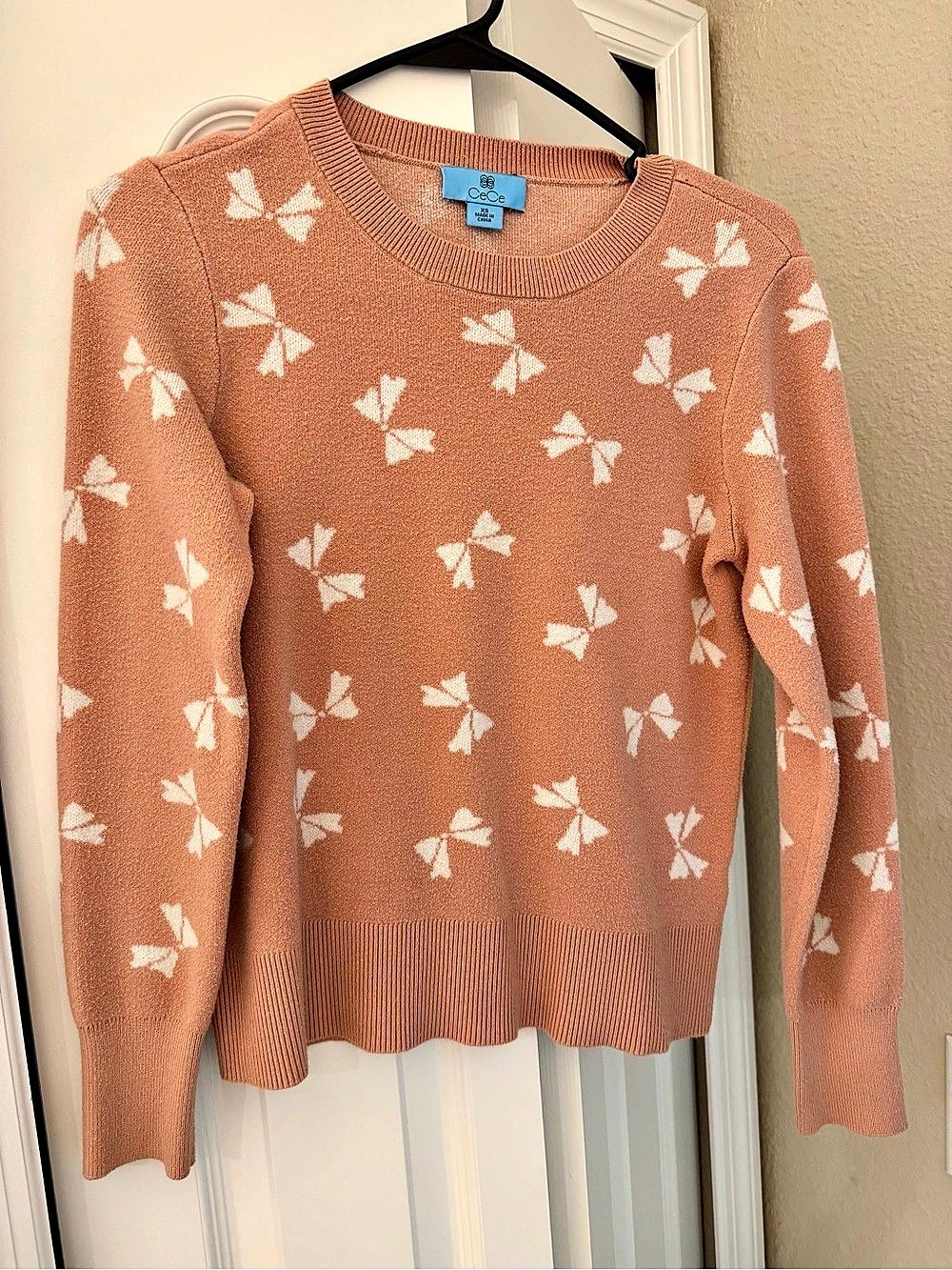 CeCe Ribbon Bows Crewneck Long-Sleeve Sweater Peach & White XS